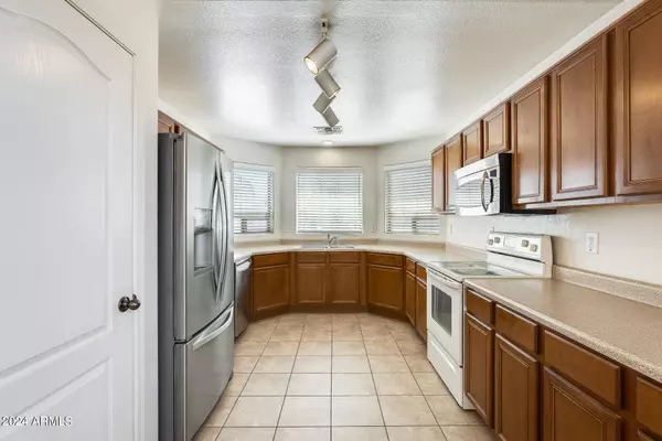 16672 W RIMROCK Street, Surprise, AZ 85388