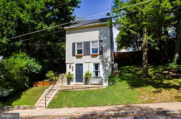 389 W NESQUEHONING ST, Easton, PA 18042