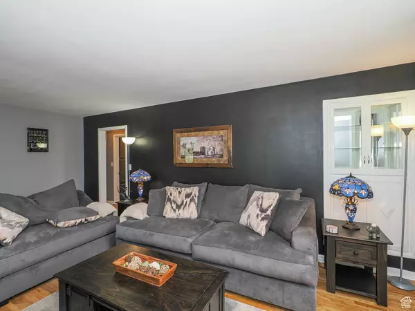 9095 S 260 E, Sandy, UT 84070