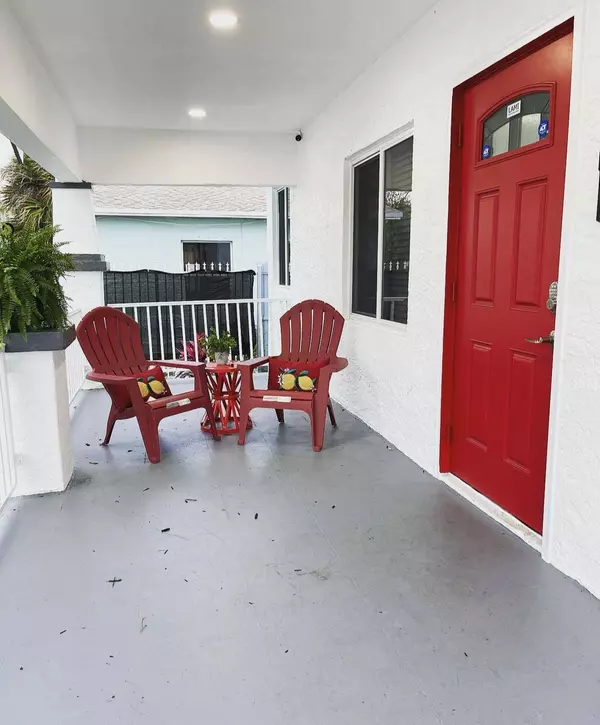 1022 State ST, West Palm Beach, FL 33407