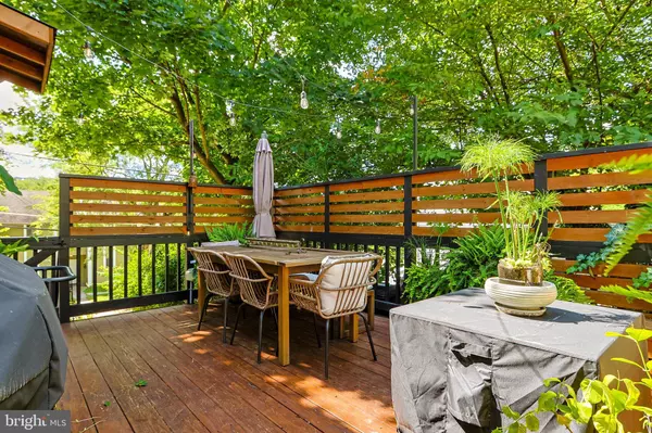 389 W NESQUEHONING ST, Easton, PA 18042