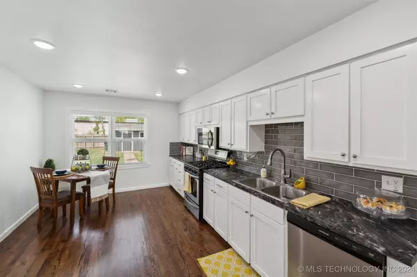 704 E Mayberry AVE, Claremore, OK 74017