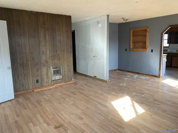 5684 County Road 107, Scottsboro, AL 35768