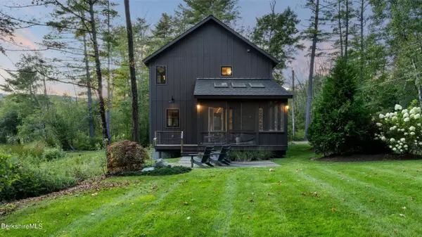 1 Lakeview Dr, Stockbridge, MA 01262