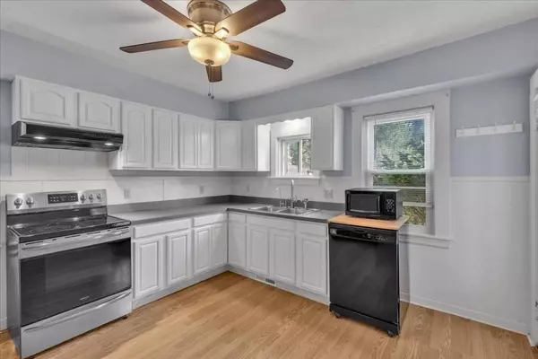 54 Blackstone St, Blackstone, MA 01504
