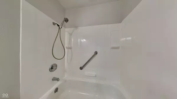 5220 Council Ring BLVD, Kokomo, IN 46902