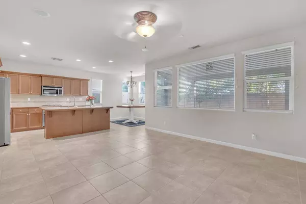 3532 Journey Way, Clovis, CA 93619