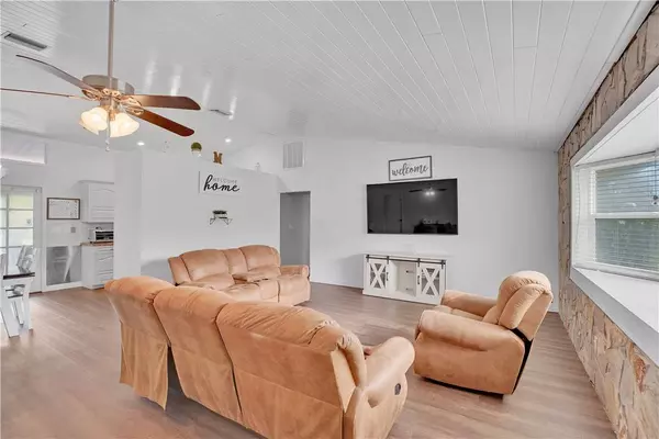 1325 5th AVE SW, Vero Beach, FL 32962