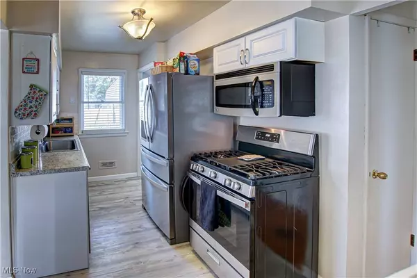 5616 Gerald AVE, Parma, OH 44129