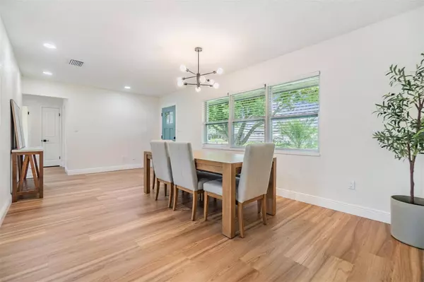 1319 WINDSOR DR, Clearwater, FL 33756