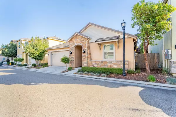 3532 Journey Way, Clovis, CA 93619