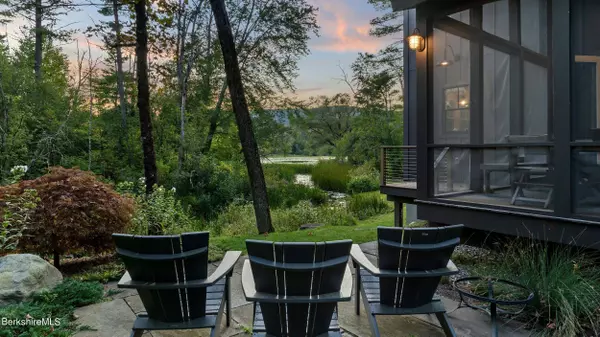 1 Lakeview Dr, Stockbridge, MA 01262