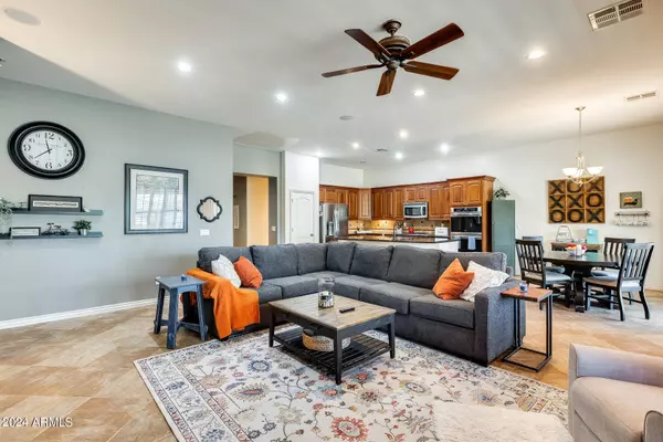 41857 W CENTENNIAL Road, Maricopa, AZ 85138