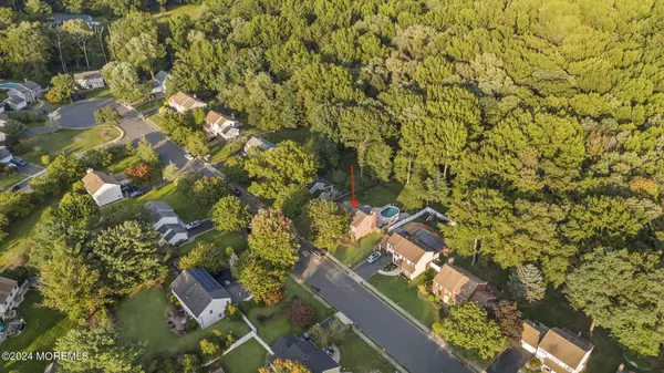 32 Marc Drive, Englishtown, NJ 07726