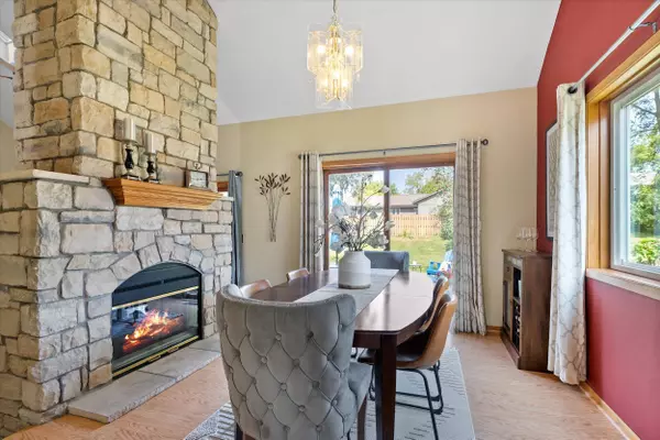 11850 Woodland, Hales Corners, WI 53130