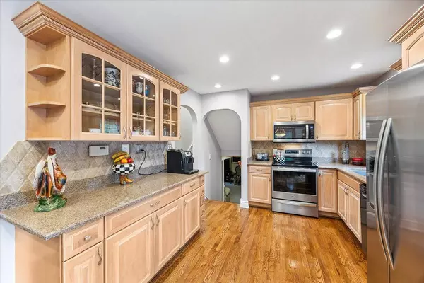 1N370 West Street, Carol Stream, IL 60188