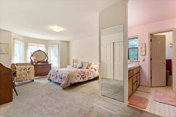 10298 Mountain Lion LN, Grass Valley, CA 95949