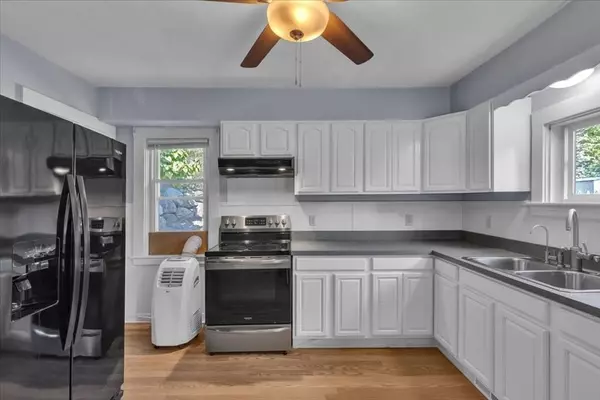 54 Blackstone St, Blackstone, MA 01504