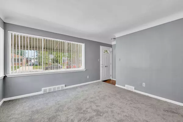 23248 PORT Street, Saint Clair Shores, MI 48082 2095