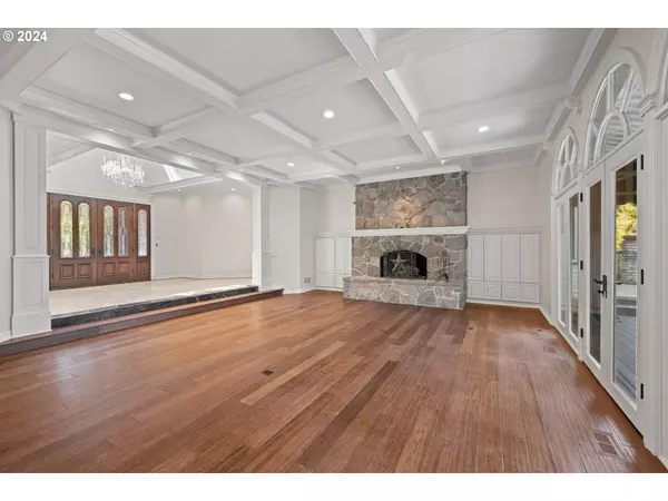 22795 SW ULSKY RD, West Linn, OR 97068