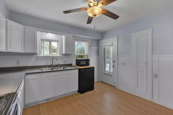 54 Blackstone St, Blackstone, MA 01504