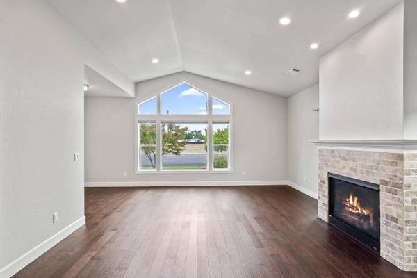 451 Haskell ST, Central Point, OR 97502