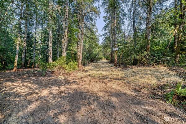 1415 208th AVE SW, Lakebay, WA 98349