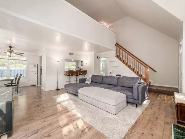 6239 Mcnaughten Place Lane 9, Columbus, OH 43213