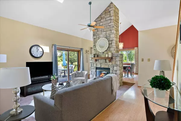 11850 Woodland, Hales Corners, WI 53130