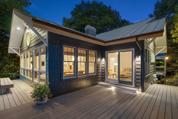 4695 Indianapolis Avenue, Macatawa, MI 49434