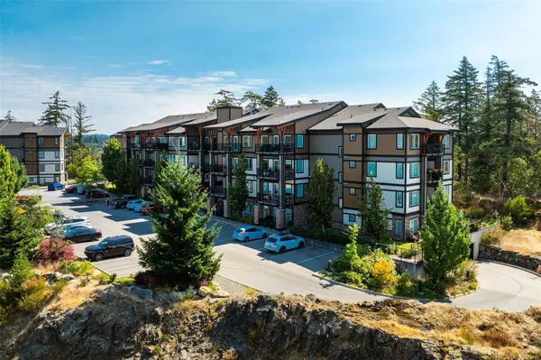 286 Wilfert Rd #102, View Royal, BC V9C 0H6