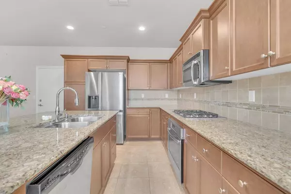 3532 Journey Way, Clovis, CA 93619