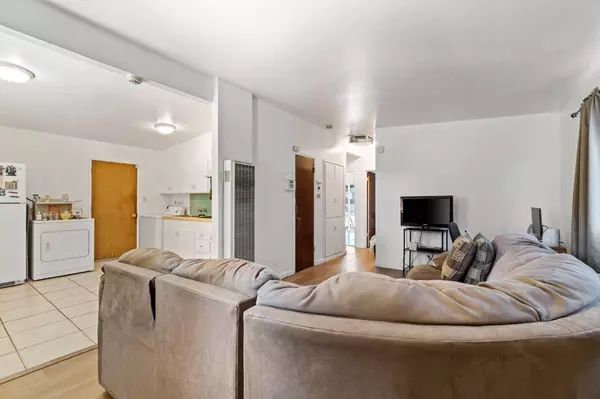 326 W Strother Avenue, Fresno, CA 93706