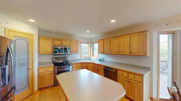 20420 Eidelweiss ST NW, Oak Grove, MN 55011