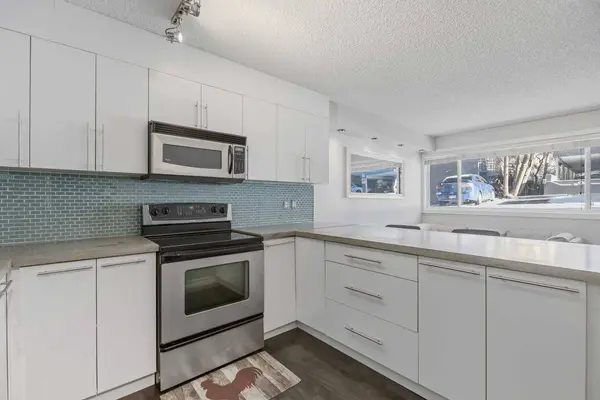 1904 10 ST SW #106, Calgary, AB T2T 3G1