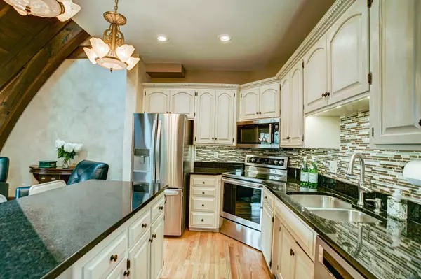 231 3rd ST N #B, Stillwater, MN 55082