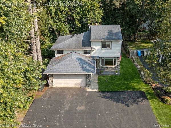 294 ORIOLE Street, Commerce Twp, MI 48382