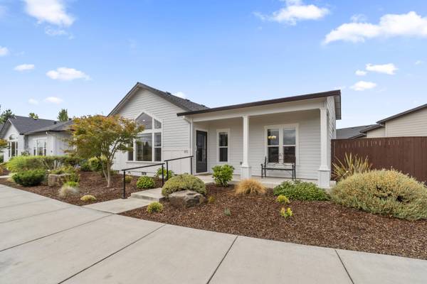 451 Haskell ST, Central Point, OR 97502
