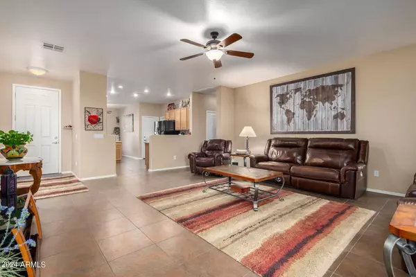 36384 W BARCELONA Lane, Maricopa, AZ 85138