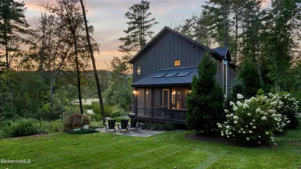 1 Lakeview Dr, Stockbridge, MA 01262