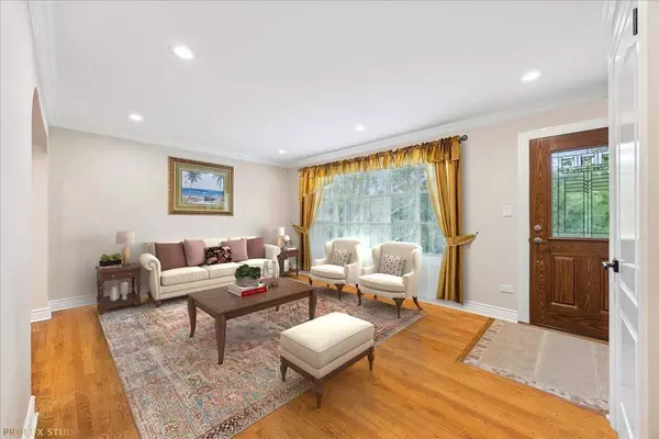 1N370 West Street, Carol Stream, IL 60188