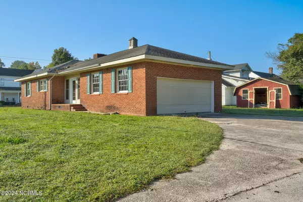 400 S Main ST, Stantonsburg, NC 27883