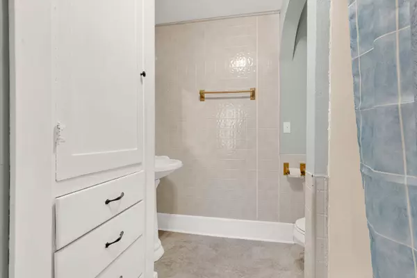 300 Elm St, Slinger, WI 53086