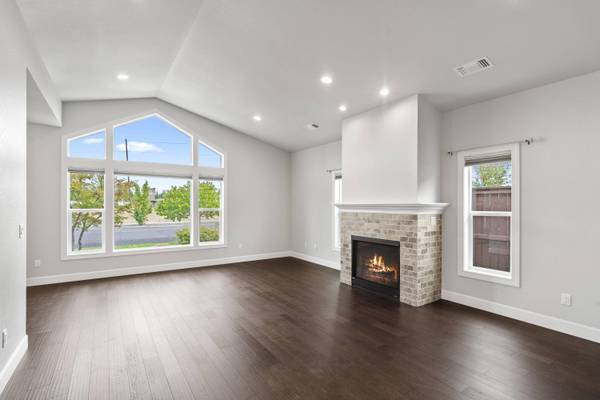 451 Haskell ST, Central Point, OR 97502