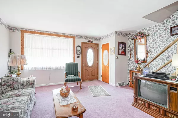 3279 HOLME AVE, Philadelphia, PA 19114