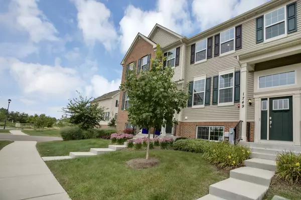 1749 Carlstedt DR, Batavia, IL 60510