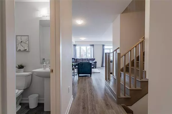 7789 Kalar Road #10, Niagara Falls, ON L2H 2Y6