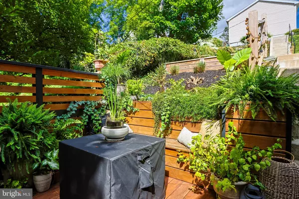 389 W NESQUEHONING ST, Easton, PA 18042