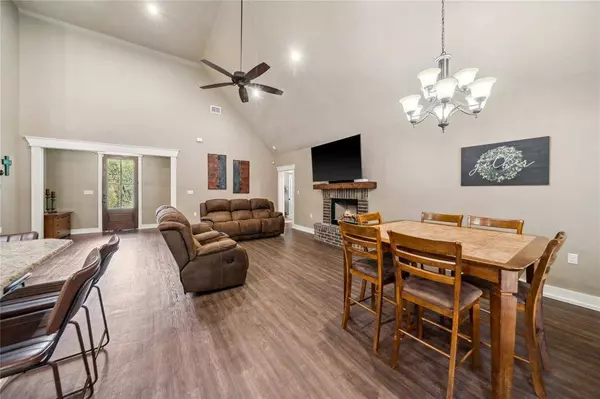 210 Bralan Drive, Diana, TX 75640