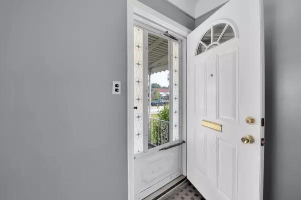 23248 PORT Street, Saint Clair Shores, MI 48082 2095